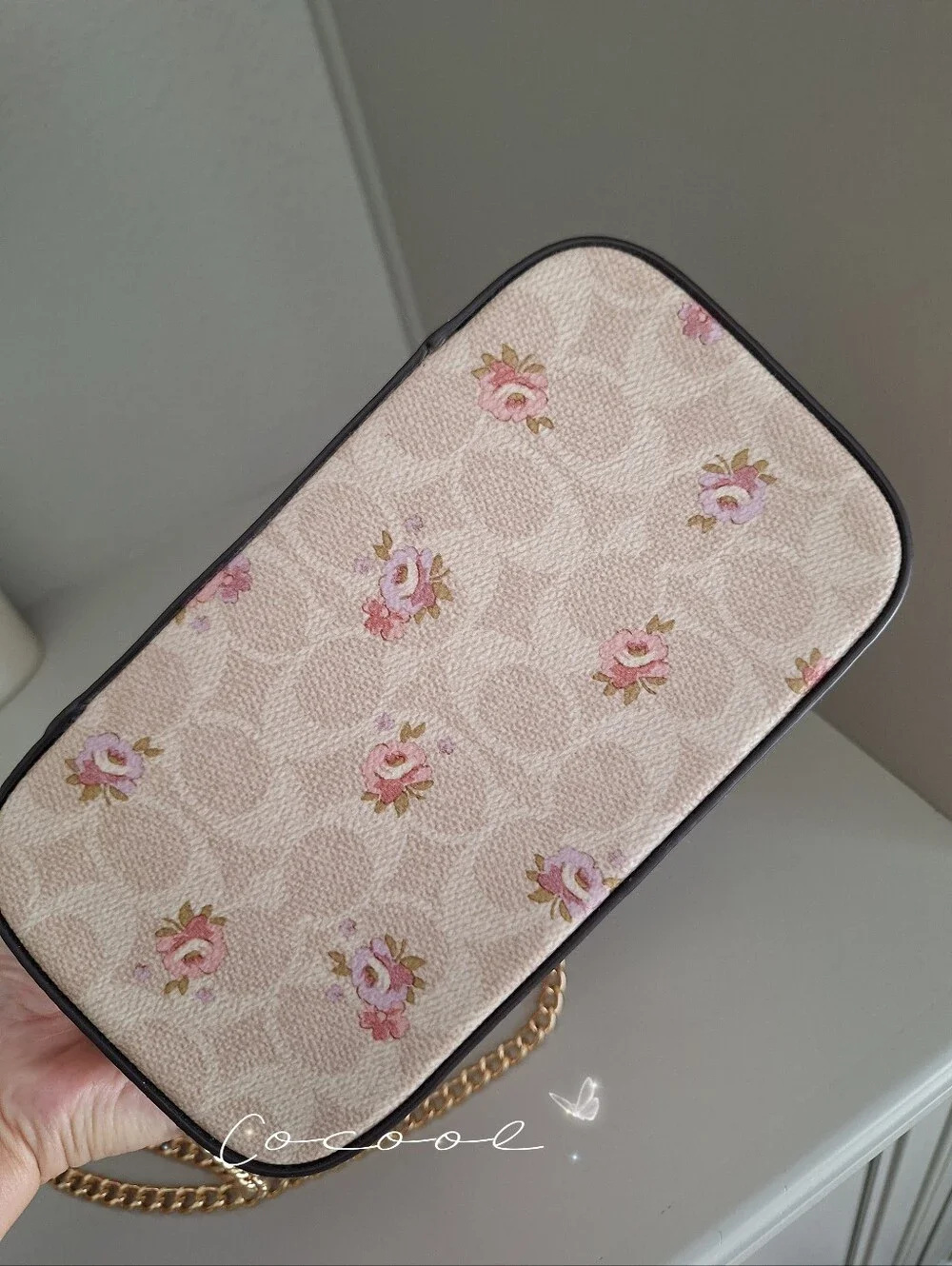 NEW Coach Cosmetic Case In Signature Canvas With Floral Print & Crossbody Chain